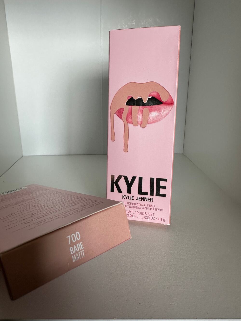 Kylie Cosmetics Lip Kit in Shade 700 Bare